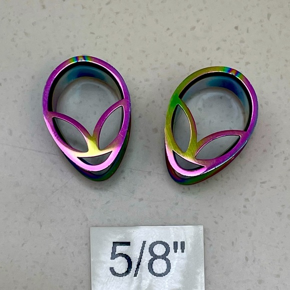 5/8” 16mm Rainbow Alien 👽 plugs tunnels gauges teardrop new and unused - Picture 1 of 2